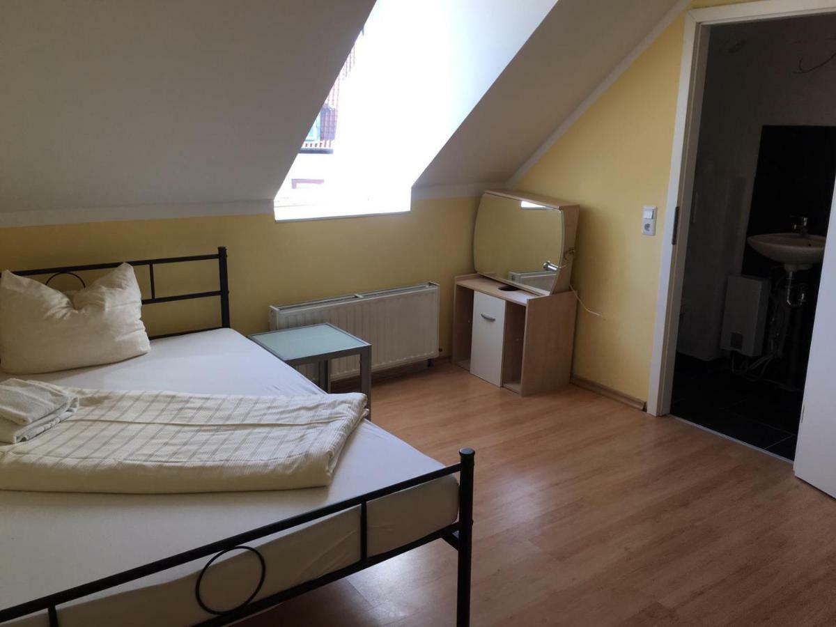 Doppelbettzimmer Mit Bad Kaiserslautern Exterior photo