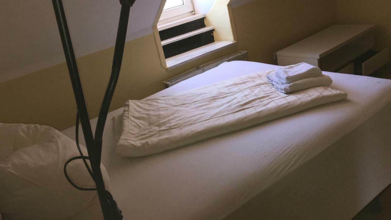 Doppelbettzimmer Mit Bad Kaiserslautern Exterior photo
